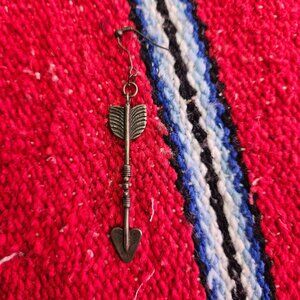 womens single silver dangle arrow earring